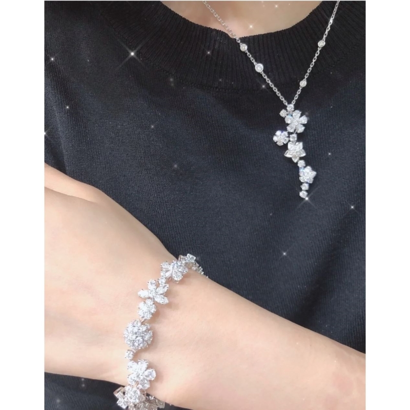 Vca Necklaces